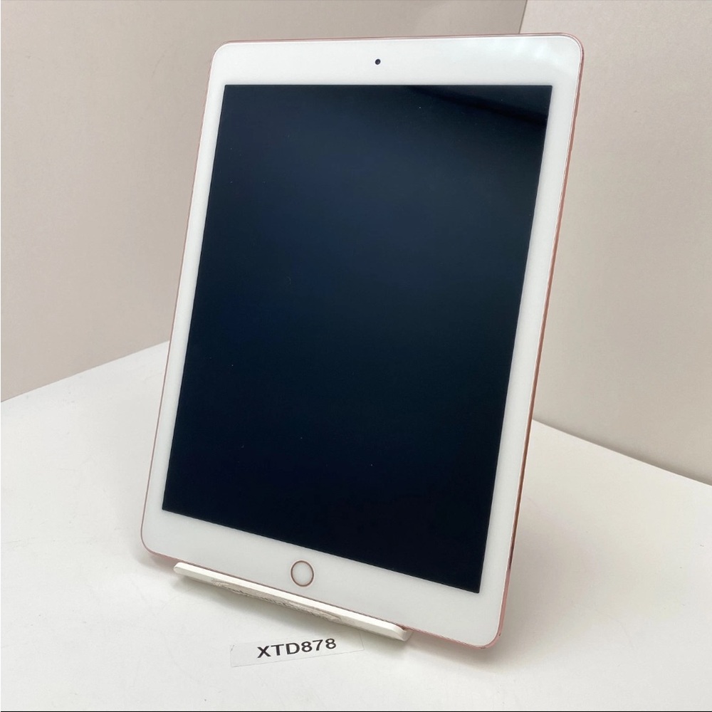 Apple Tablet - White Frame - Picture 2 of 5